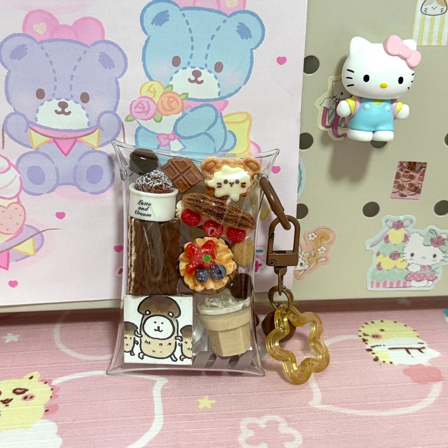 Porta-chaveiro fofo com enfeite de bolsinha2